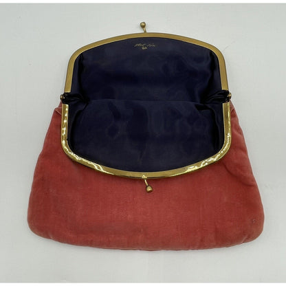 1950s MelTon Clutch Velvet Purse Coral/Peach w/ Gold Kiss Clasp (A5) - Vintosh Vintage