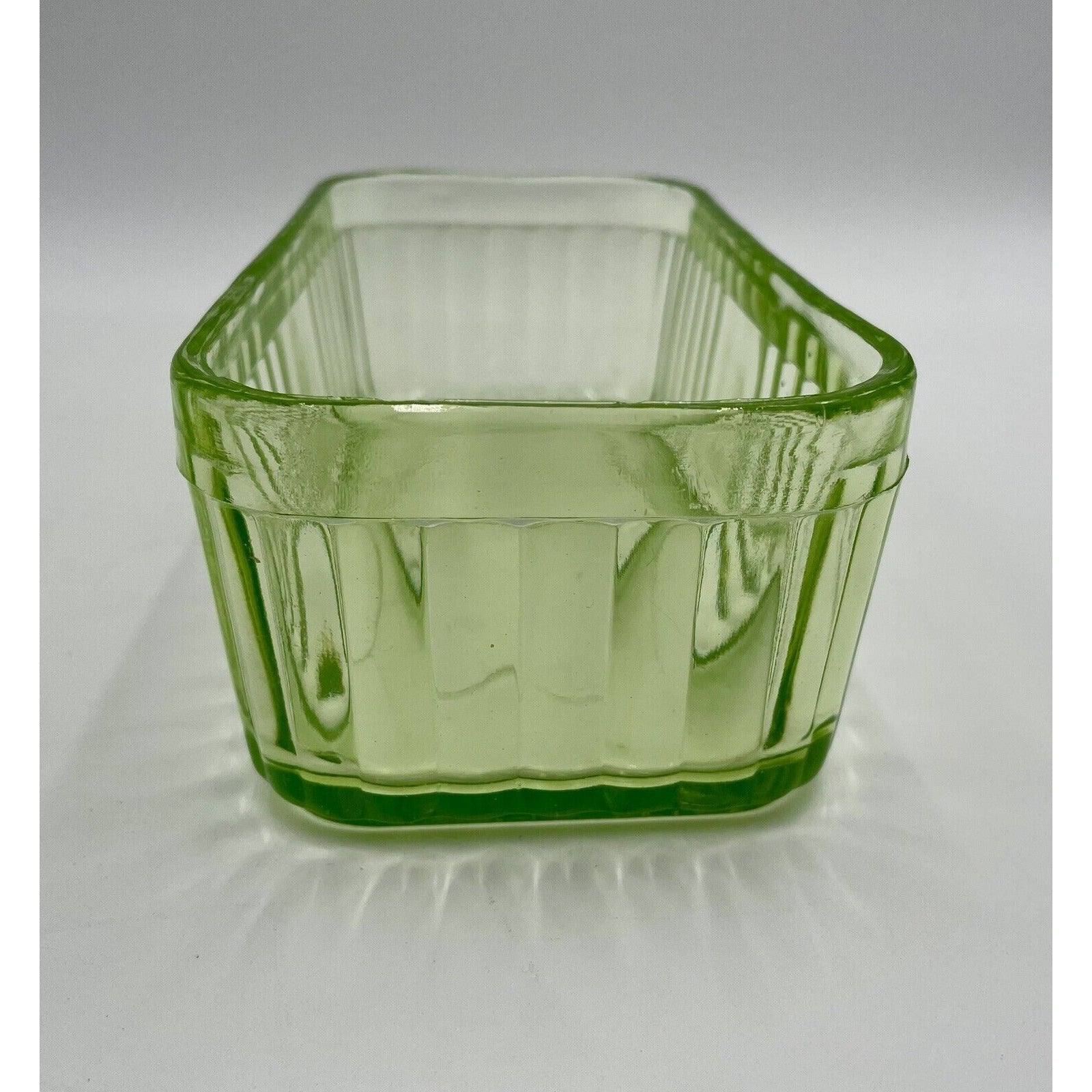 1930s Uranium Ribbed Glass Refrigerator Dish with Lid - Vintosh Vintage