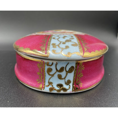 KPM Germany Hand Painted Courting Couple Scene Vanity Box (B6) - Vintosh Vintage