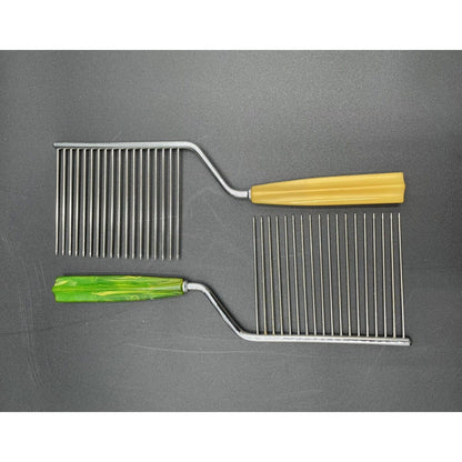 1930s Schneider Toledo Bakelite Cake Slicers Lime Green Swirl & Butterscotch -D1 - Vintosh Vintage