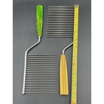 1930s Schneider Toledo Bakelite Cake Slicers Lime Green Swirl & Butterscotch -D1 - Vintosh Vintage