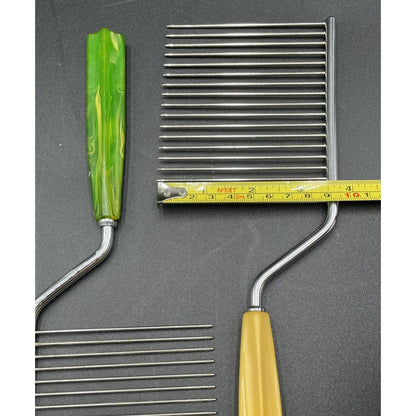 1930s Schneider Toledo Bakelite Cake Slicers Lime Green Swirl & Butterscotch -D1 - Vintosh Vintage