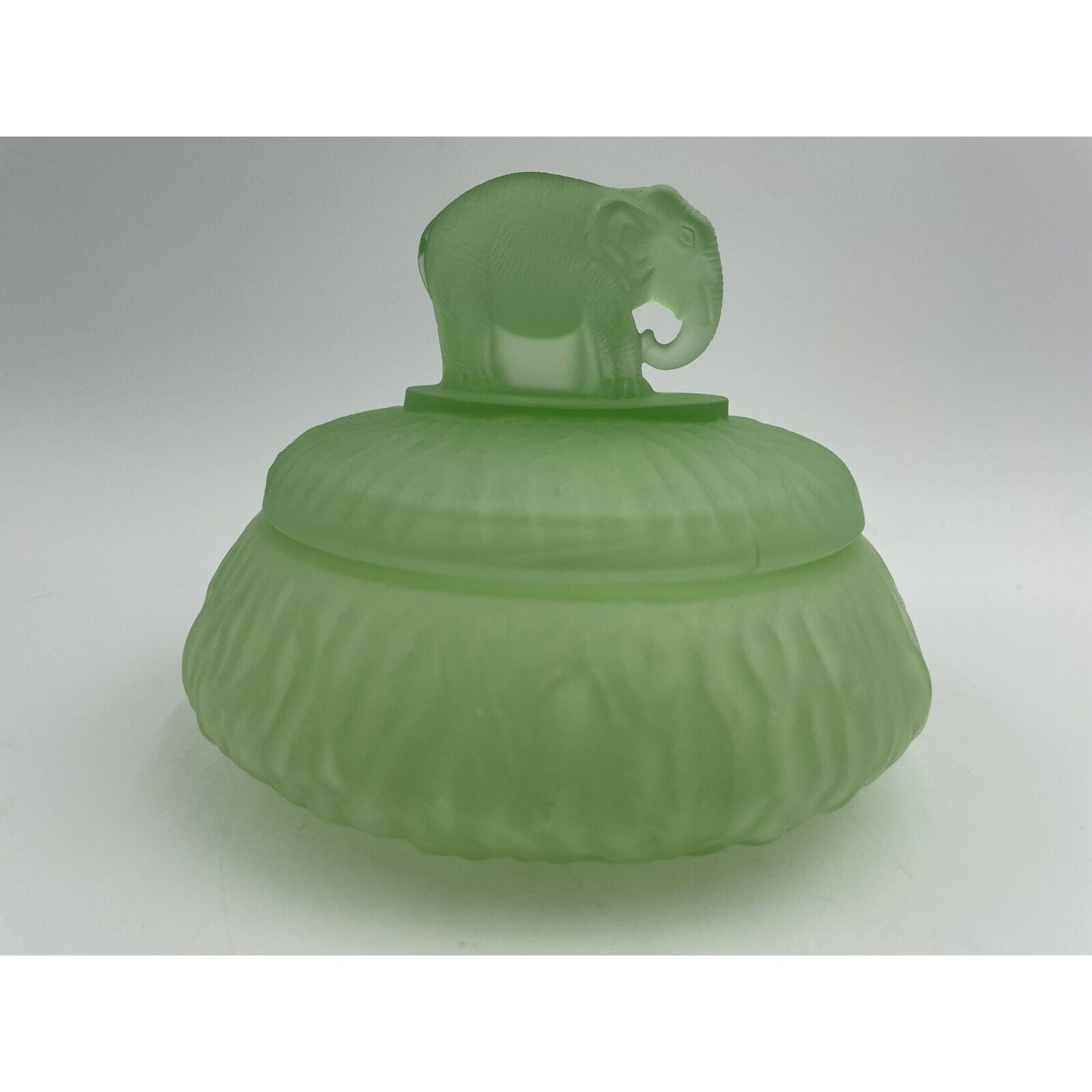 Vintage LE SMITH Green Satin Elephant Powder Jar UV Reactive (B6) - Vintosh Vintage