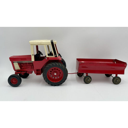 Vintage ERTL International Harvester 1586 Red Tractor & Hitch Dump Wagon (D3) - Vintosh Vintage