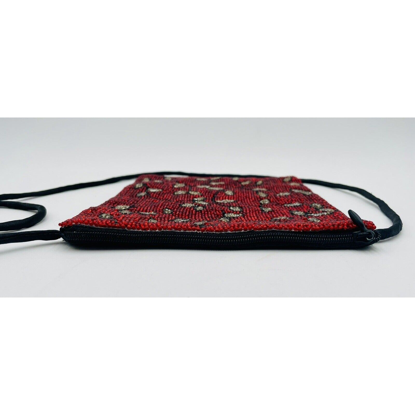 Vintage Red, Silver & Black Glass Beaded Silk Evening Purse (A5) - Vintosh Vintage