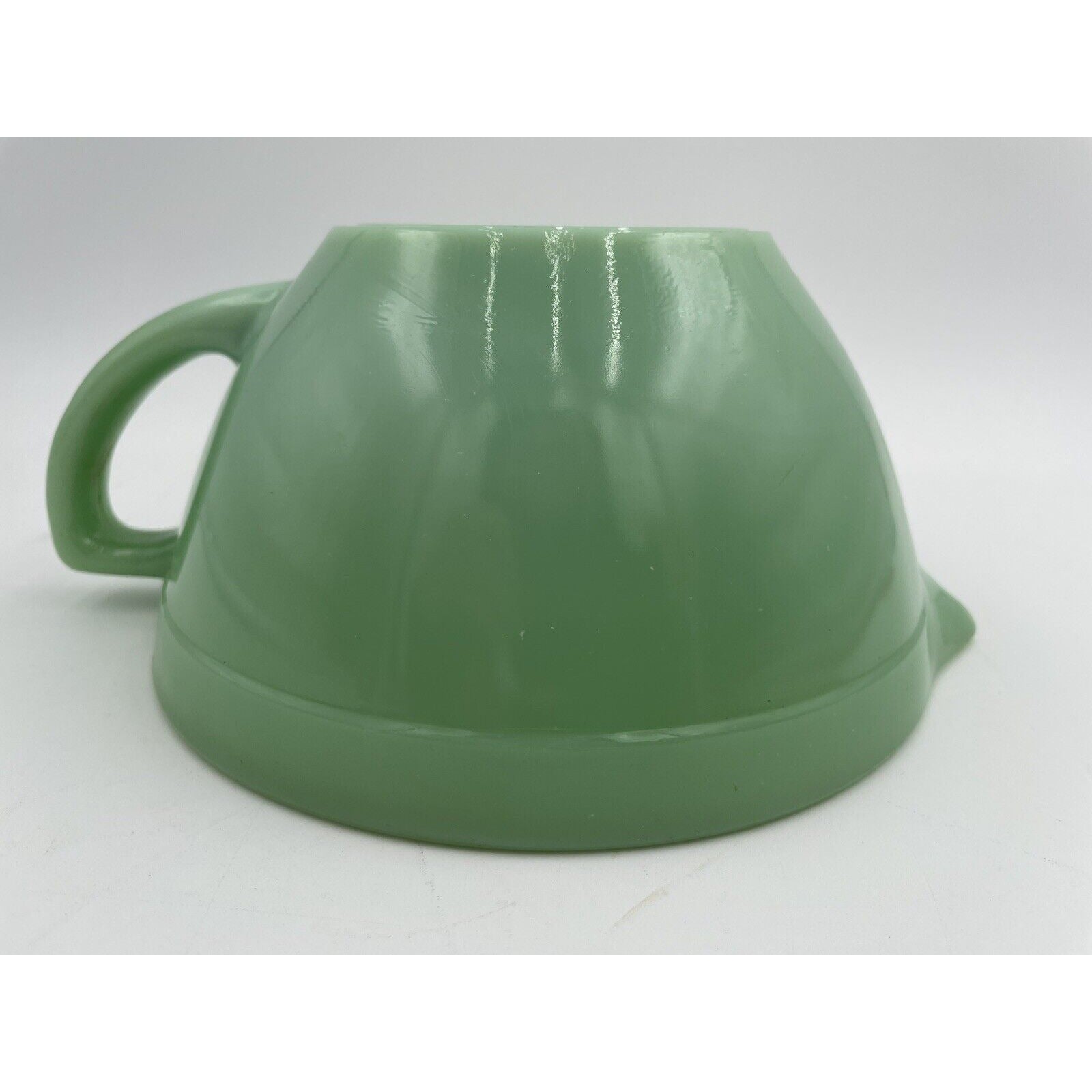 1950s Fire King Jadeite Green Glass Banded Batter Mixing Bowl Spout & Handle C1 - Vintosh Vintage